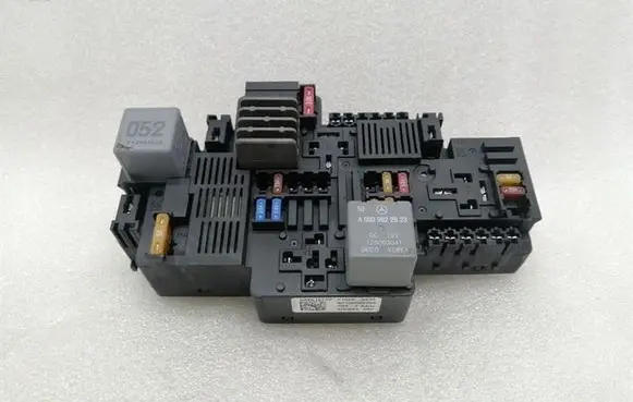 Mercedes-Benz EQC Fuse module A2139065706