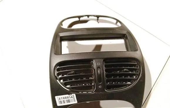 Peugeot 206 Dash center air vent grill
