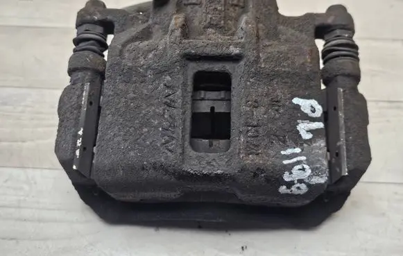 Honda FR-V Front brake caliper