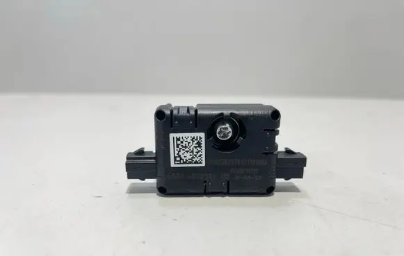 BMW X6 G06 Aerial antenna amplifier 6832256