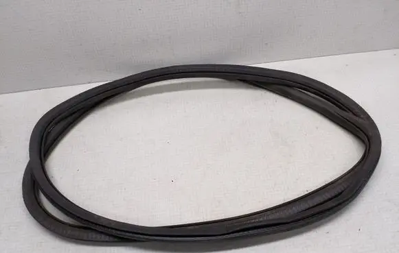 Volkswagen Touran I Front door rubber seal