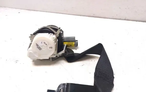 Mercedes-Benz GLK (X204) Rear seatbelt 33026462