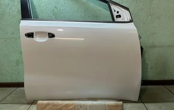 KIA Sportage Front door