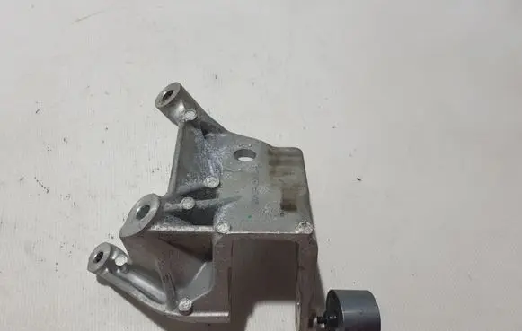 Volvo XC60 Engine mounting bracket 31480551