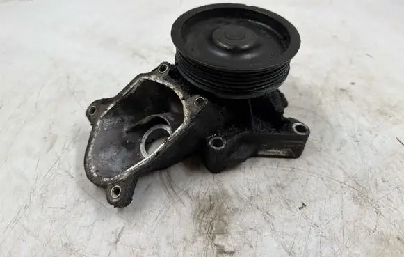 BMW 3 E90 E91 Water pump 7790275