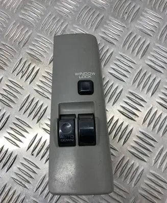 Mitsubishi Space Wagon Electric window control switch 6720R2N