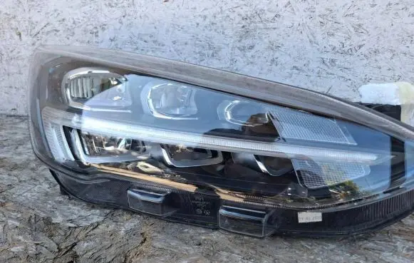 Ford Focus Headlight/headlamp MX7B13E014EB