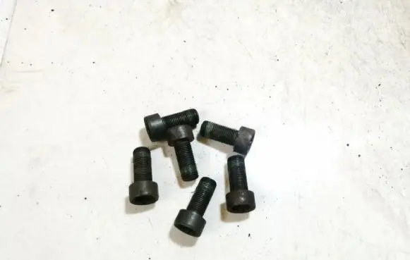 Mitsubishi Outlander Nuts/bolts 