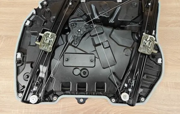 BMW X5 G05 Front door window regulator with motor 9450783 9450069