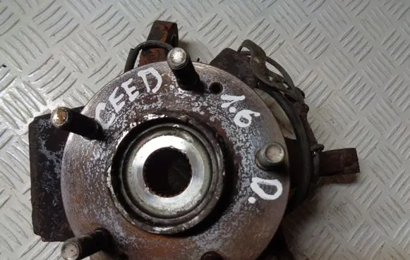 KIA Ceed Front wheel hub