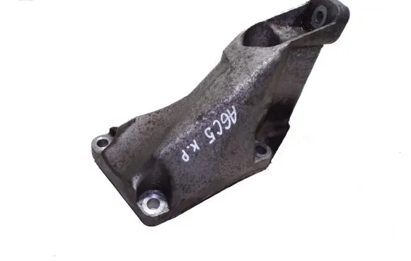Audi A6 S6 C5 4B Engine mounting bracket 8D0199307P