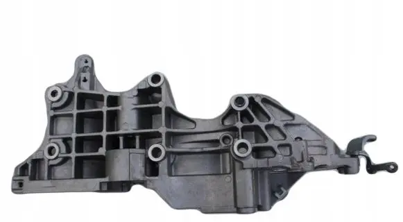 Volkswagen PASSAT B8 Generator/alternator bracket 03L903143Q