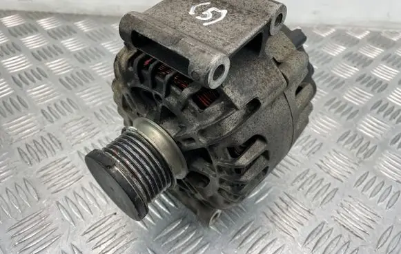 Mercedes-Benz C W204 Generator/alternator A0009067902 2617417A 213040472