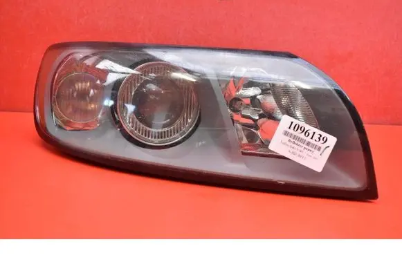 Volvo S40 Headlight/headlamp 30678913