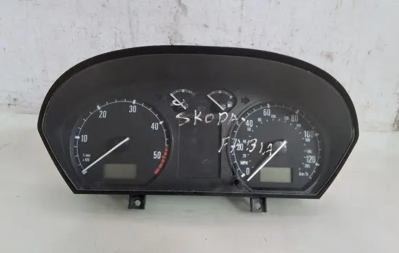 Skoda Fabia Mk1 (6Y) Speedometer (instrument cluster)