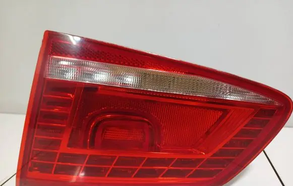 Volkswagen PASSAT B7 Tailgate rear/tail lights