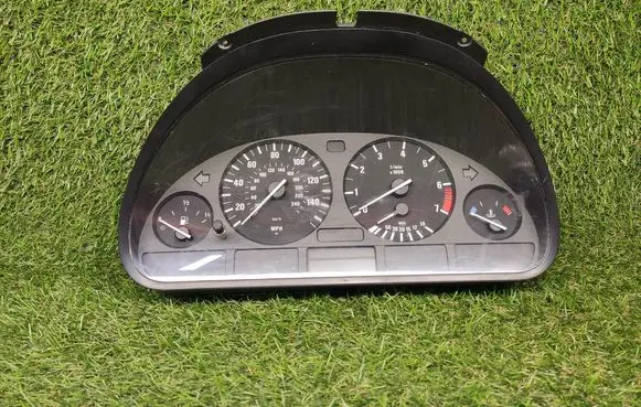 Speedometer (instrument cluster)