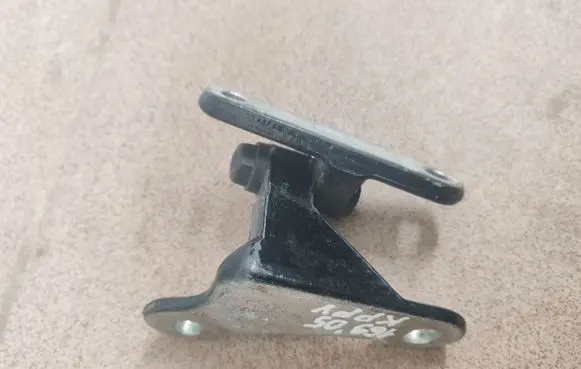 Mercedes-Benz A W169 Front door upper hinge