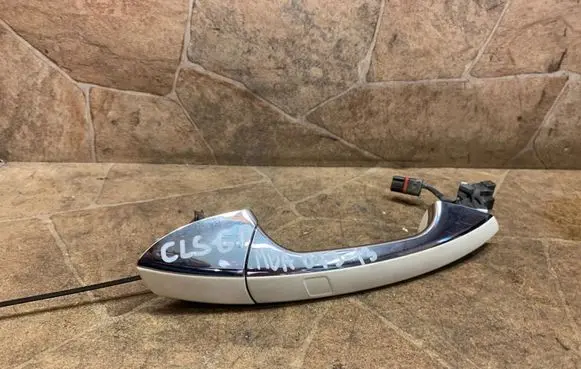 Mercedes-Benz CLS C219 Rear door exterior handle A2047600620