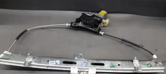 Hyundai i10 Front window lifting mechanism without motor 82402-0X010