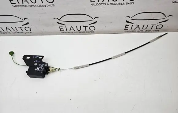 Fuel tank cap lock
