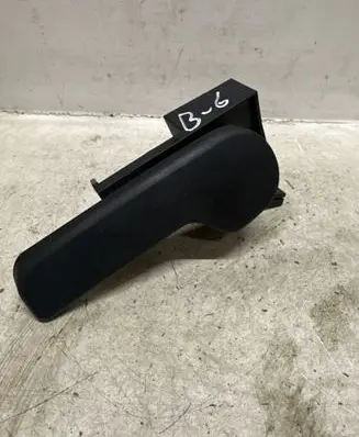 Volkswagen PASSAT B7 Engine bonnet (hood) release handle 1K1823633