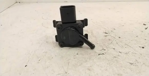BMW 3 E90 E91 Exhaust gas pressure sensor 7789219 6J18