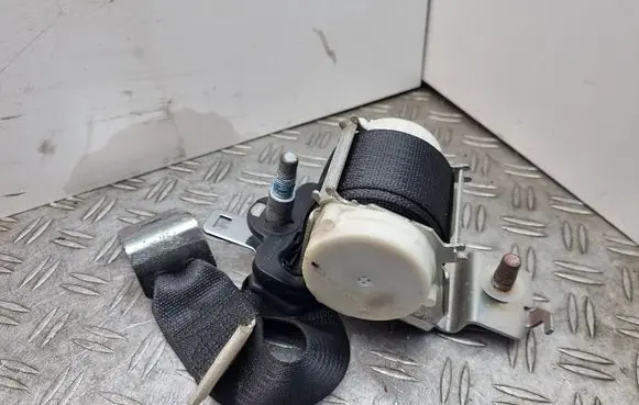 Dodge Nitro Rear seatbelt P5KJ761DVAE 33035173B 33053472B