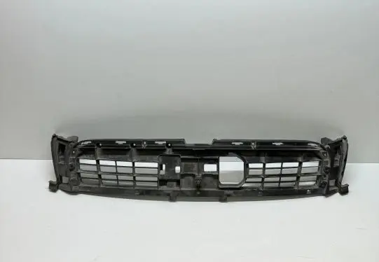 Audi A7 S7 4G Front bumper upper radiator grill 4G8807233