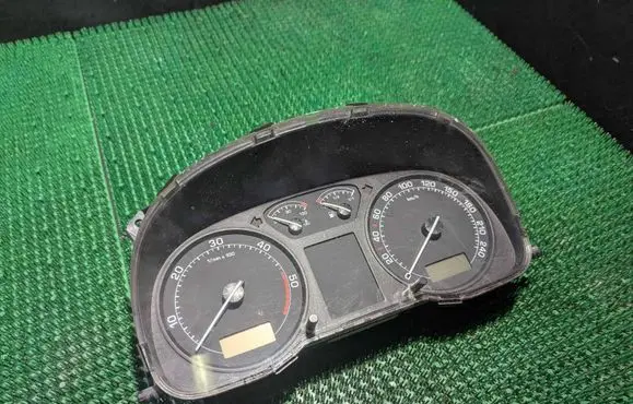 Skoda Octavia Mk1 (1U) Speedometer (instrument cluster) 1U0920811J 110080146