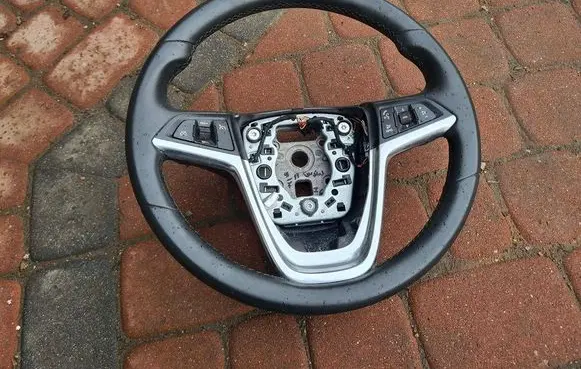 Opel Insignia A Steering wheel 5O5P5L5E5X1274