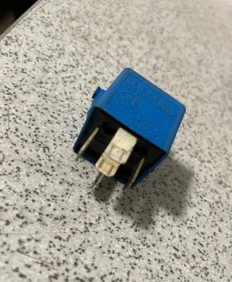 BMW 5 E39 Other relay 1388911 6136