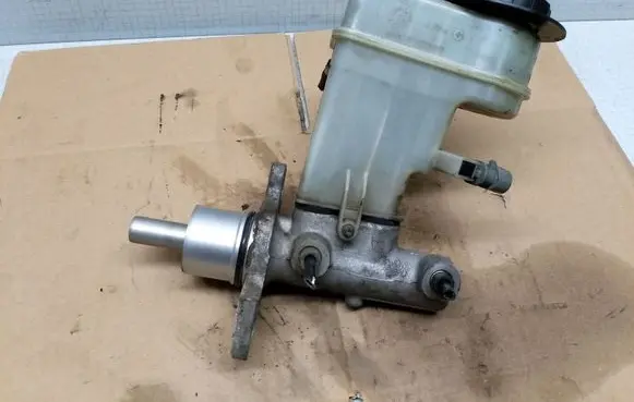 Opel Vectra C Master brake cylinder 320670692