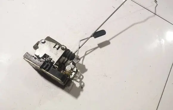 Iveco Daily 30.8 - 9 Front door lock