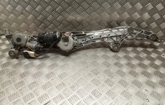 BMW 7 E38 Front wiper linkage and motor 8352150