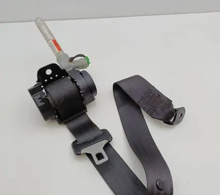 Volvo V50 Rear seatbelt 8639553
