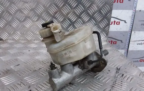 Toyota Avensis T220 Master brake cylinder