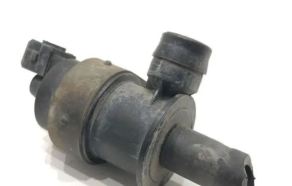 Opel Astra H Fuel pressure regulator 13110331
