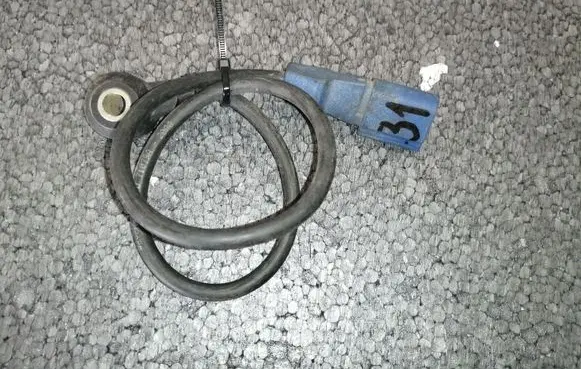 Audi A6 S6 C5 4B Detonation knock sensor 06C905377