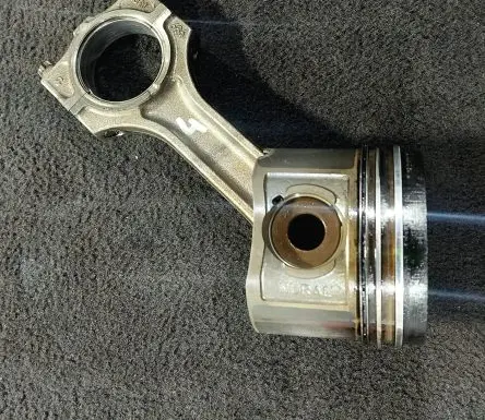 BMW 5 E39 Piston with connecting rod