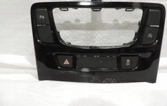 Opel Mokka X Dashboard center trim panel 13422812