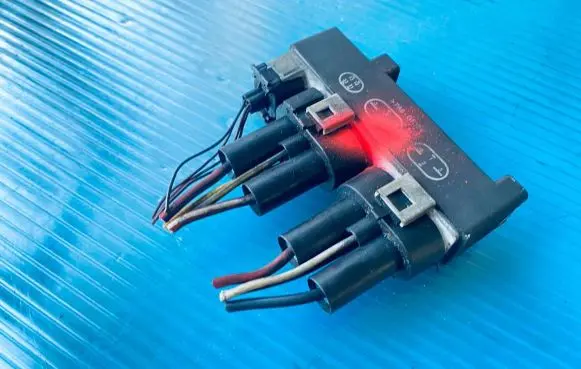 Volkswagen Transporter - Caravelle T4 Coolant fan relay 701919506A