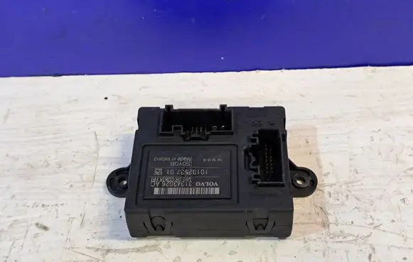 Volvo XC70 Door control unit/module 31343026 31343027