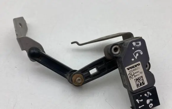 Volvo S60 Rear air suspension level height sensor 31406563