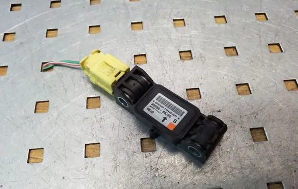 Suzuki Grand Vitara II Airbag deployment crash/impact sensor 3893065J30