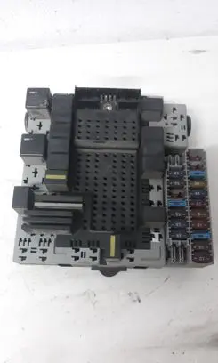 Volvo XC70 Fuse module HWPN086996098