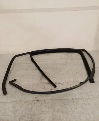 Volkswagen Golf VI Rubber seal rear door window/glass 5K6839431