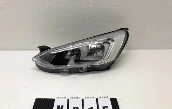 Ford Focus Headlight/headlamp JX7B13W030AE