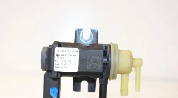 Volkswagen Caddy Turbo solenoid valve 04L131051AH