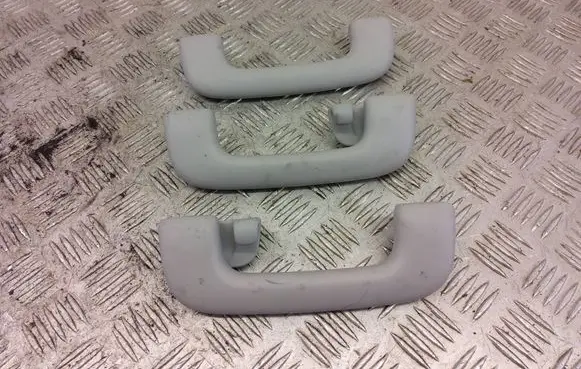 KIA Pro Cee'd III A set of handles for the ceiling 